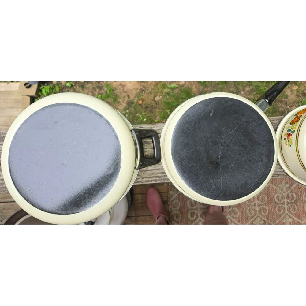 Vintage 1970s Enamelware Cookware Set – Avocado Green Floral (3 Pieces + 1 Lid)